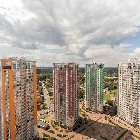 Dayflat Apartments On The Left Bank Kiev Esterno foto