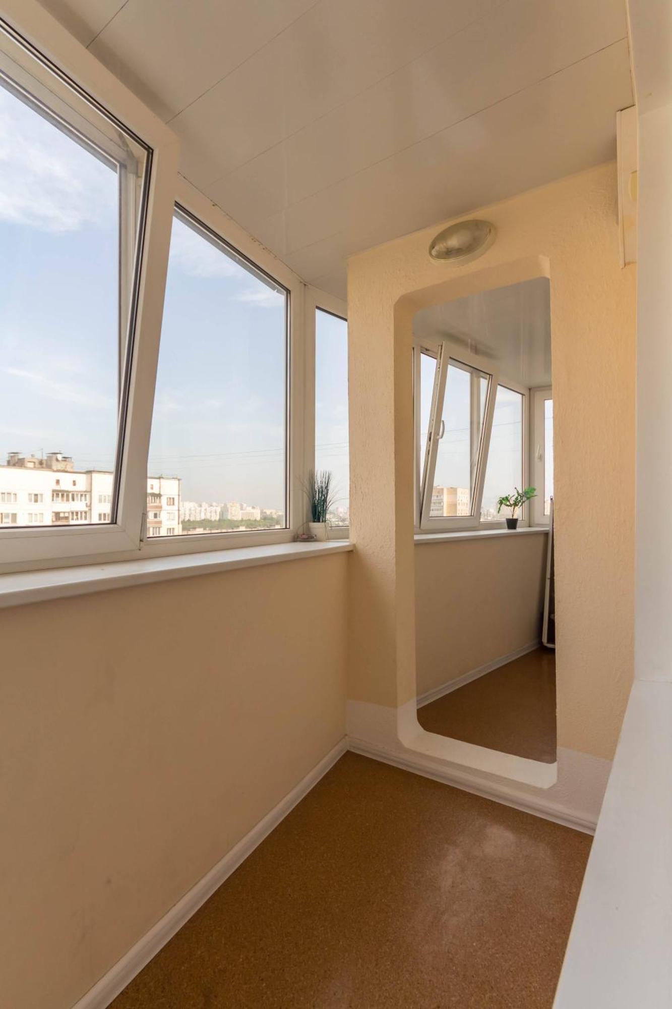 Dayflat Apartments On The Left Bank Kiev Esterno foto