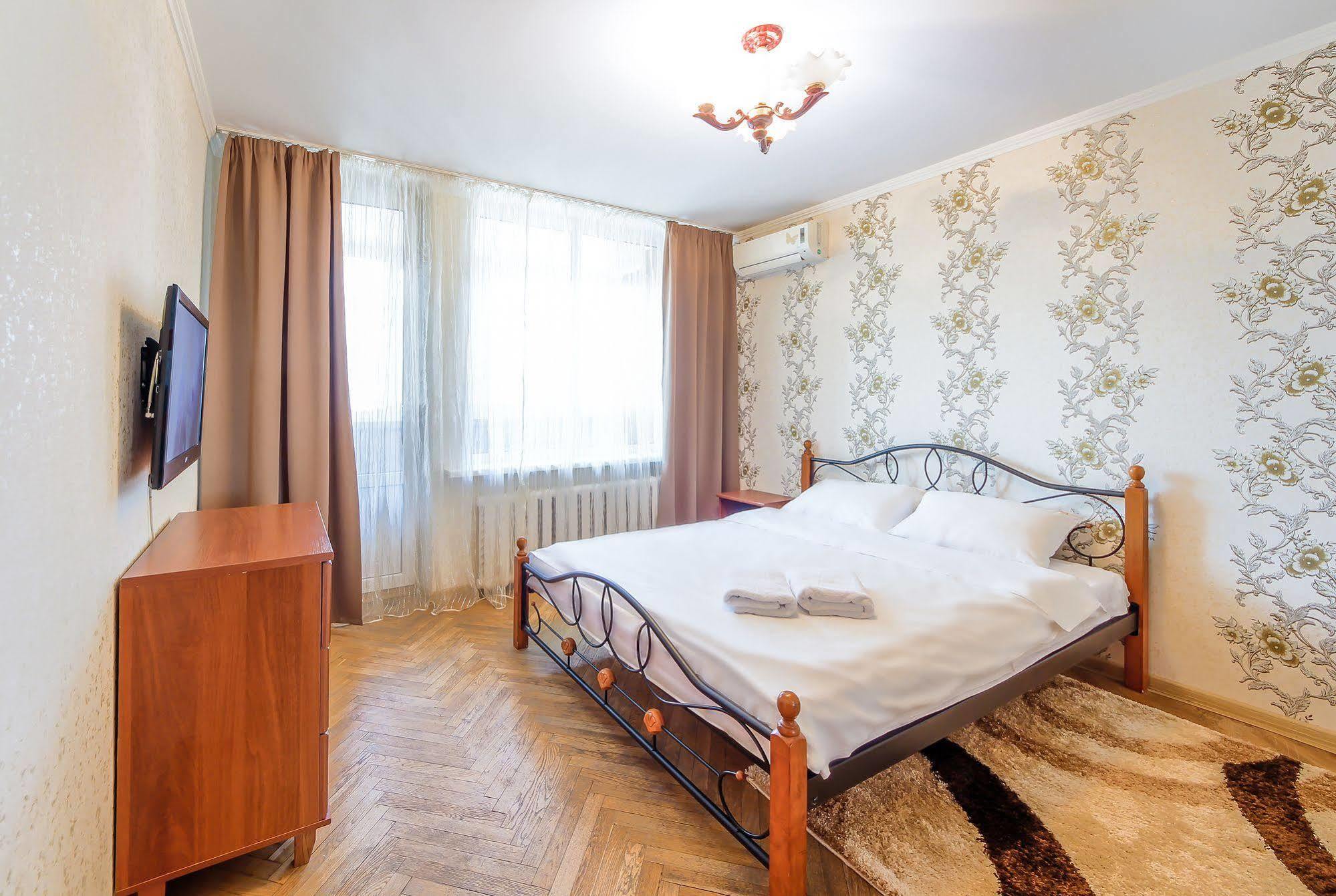 Dayflat Apartments On The Left Bank Kiev Esterno foto