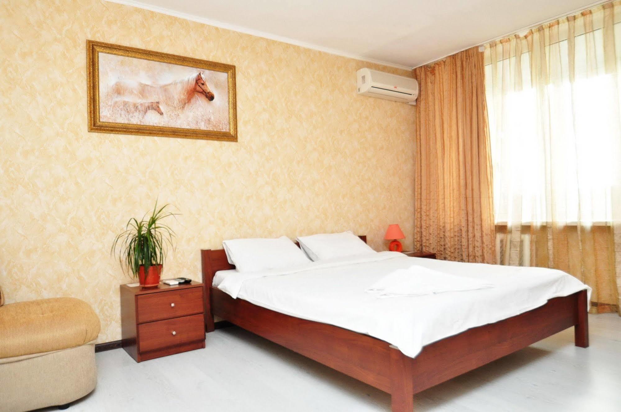 Dayflat Apartments On The Left Bank Kiev Esterno foto