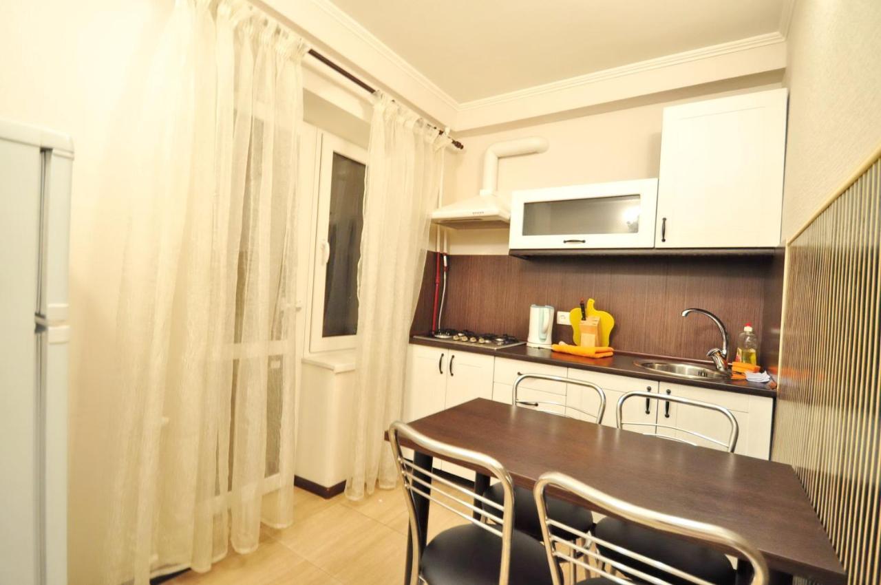 Dayflat Apartments On The Left Bank Kiev Esterno foto